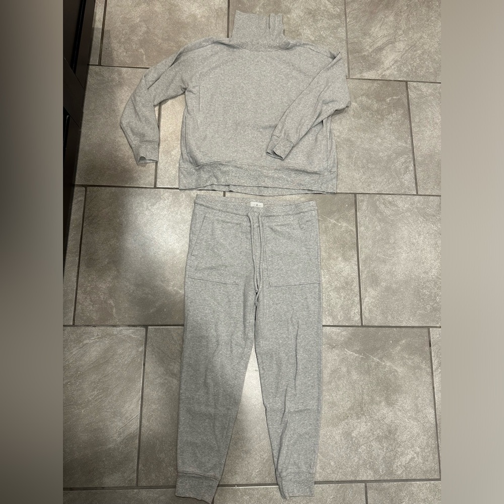 LOU & GREY SWEATPANTS SET. SIZE LARGE.